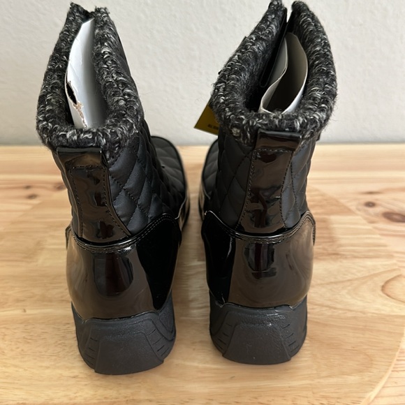 Khombu Waterproof Front-Zip Winter Boots - Megan - Picture 4 of 7